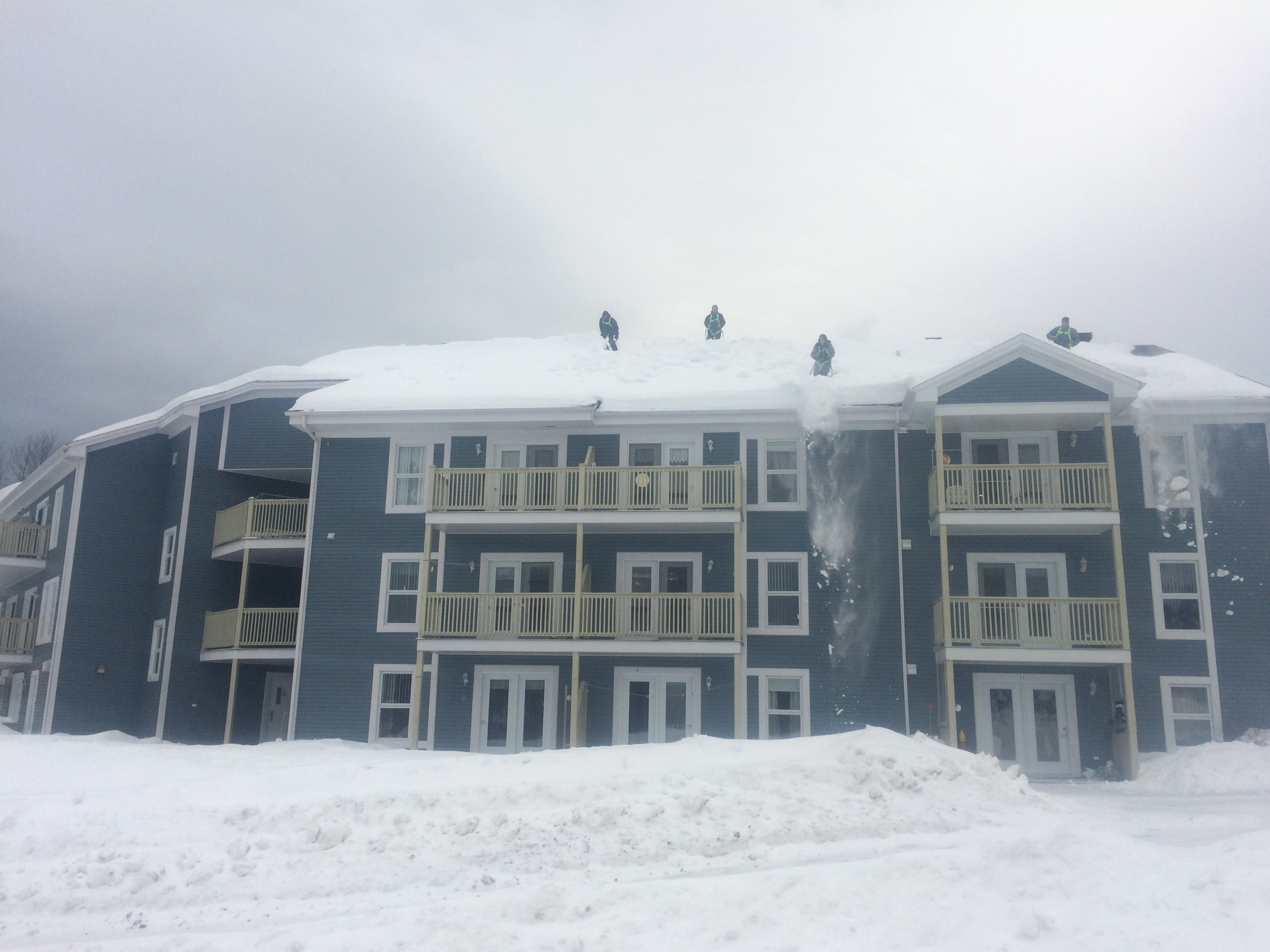 Déneigement de toit